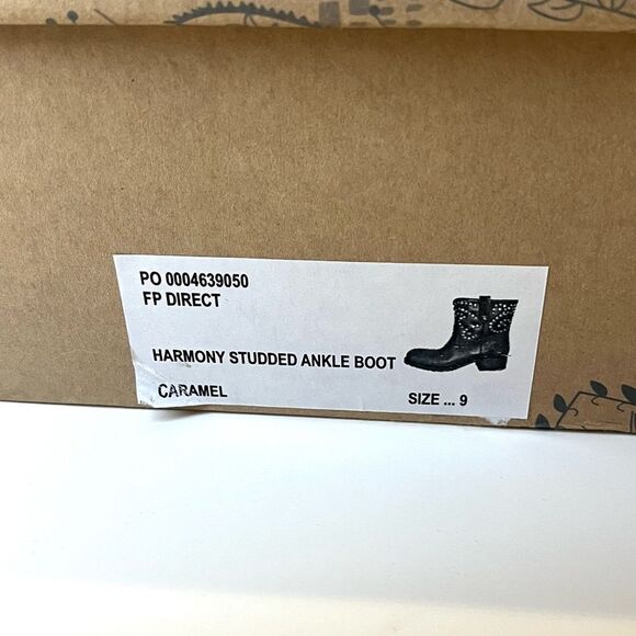 We The Free Harmony Studded Pull On Ankle Boots In Caramel, 9, New in Box - Picture 10 of 12
